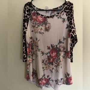 Boutique style long sleeve top